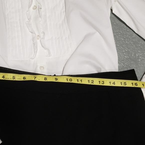 Black Banana Republic stretch skirt. - Picture 7 of 8